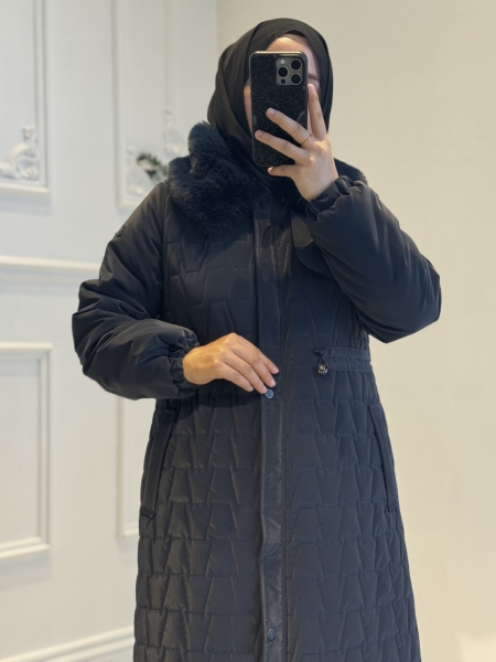 Elva Kapitone Kaban/Mont Lacivert